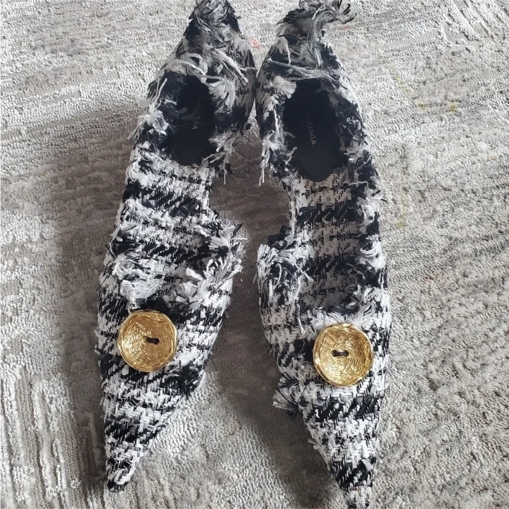 Balenciaga Black and White Heels with Tweed Design - Picture 5 of 14